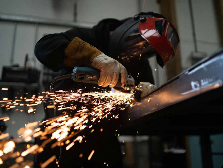 Proses fabrikasi & welding (ilustrasi)