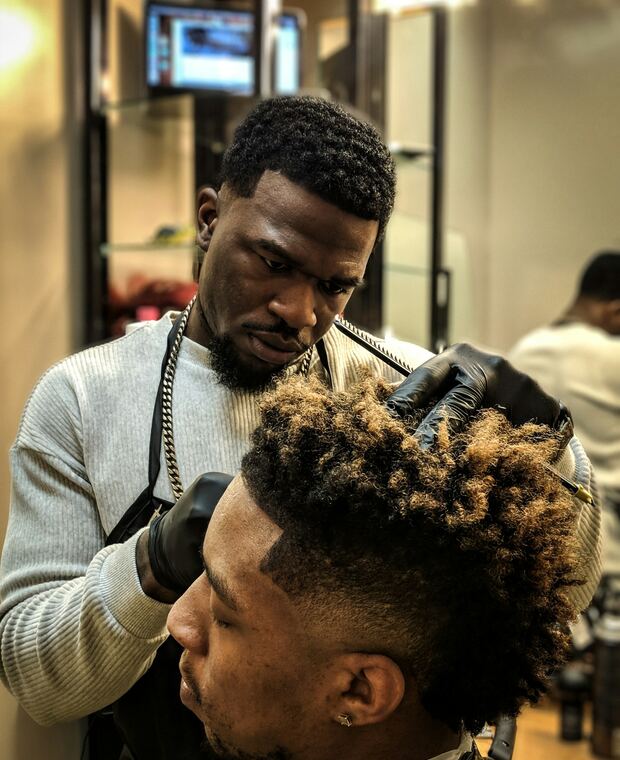 Barber Kang Dede (ilustrasi)