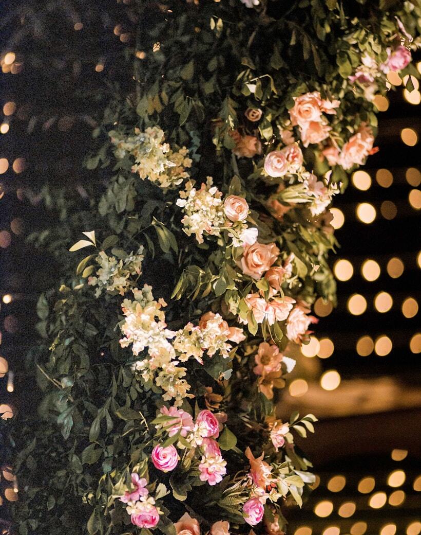 Floral backdrop dinding bunga sebagai photobooth