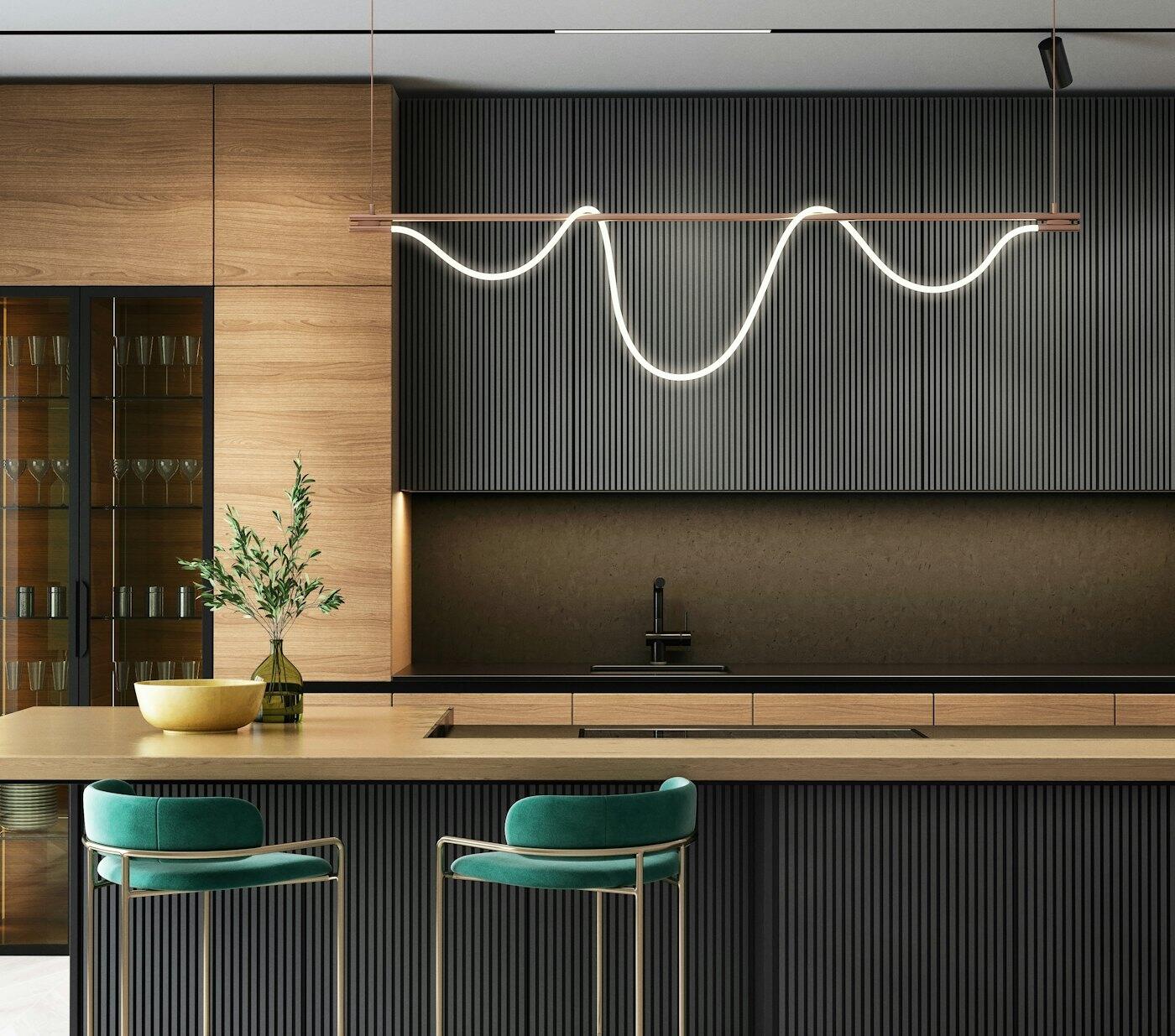 Dapur custom RUAS — kabinet oak & fluted gelap, island kayu, bangku hijau, aksen brass