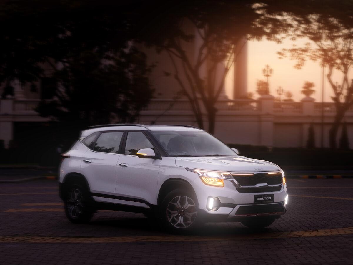 SUV keluarga untuk disewa