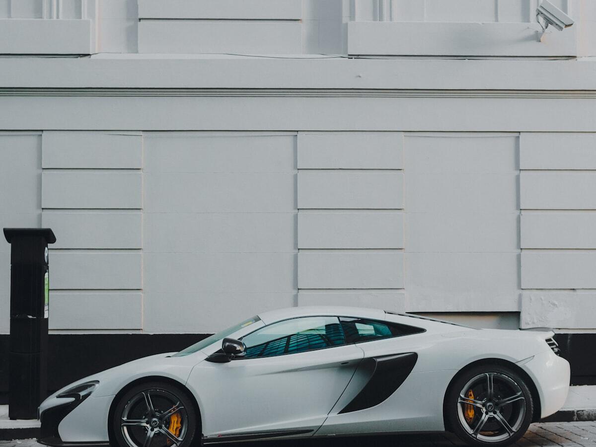 Mobil sport untuk pengantin