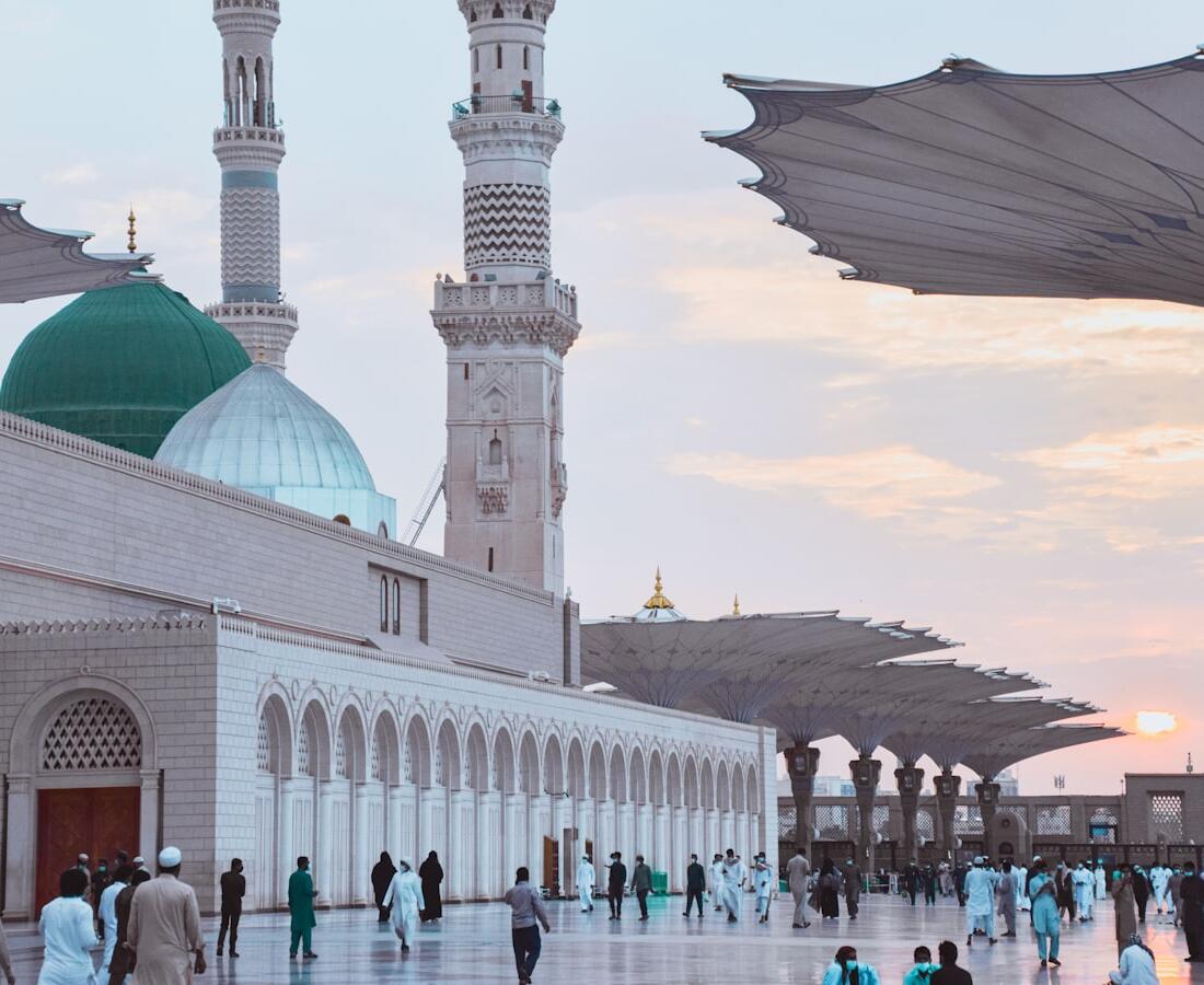 Kubah hijau Masjid Nabawi saat senja